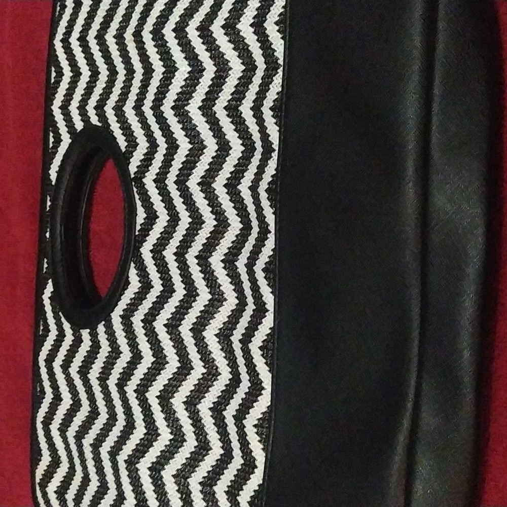 Handbag - Picture 2 of 3